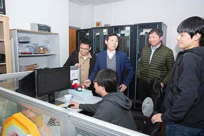 智慧防疫新突破 上海交大團隊為騰訊健康碼開發人臉識別技術，榮獲上?？萍歼M步特等獎